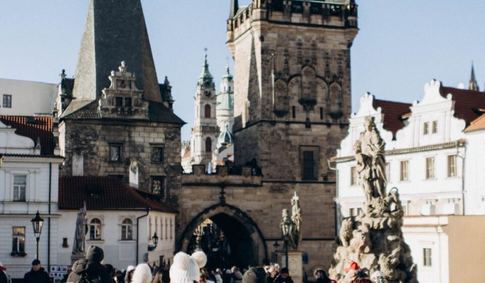 How to Build a 7-Day Tourist Travel Itinerary Sample for Europe on a $1,500 Budget (With Real Day-by-Day Breakdown)