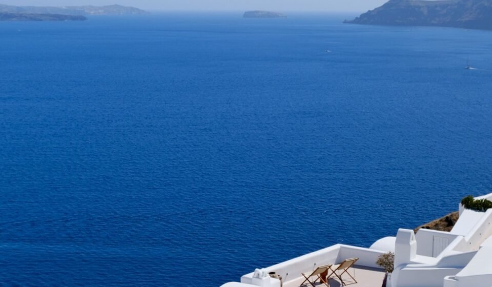 The Perfect 7-Day Santorini Itinerary: A Day-by-Day Tourist Travel Plan for First-Time Visitors