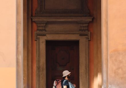 The Solo Traveler's Tourist Itinerary Blueprint: How to Plan a Safe, Full Trip Alone (With a Real 5-Day Sample)