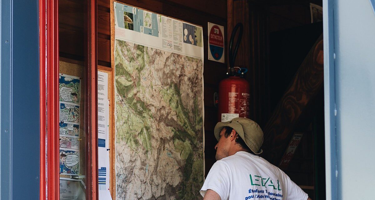 Tourism Itinerary vs. Travel Itinerary Sample: Which Format Do Tour Companies Actually Use (And How to Read Both)