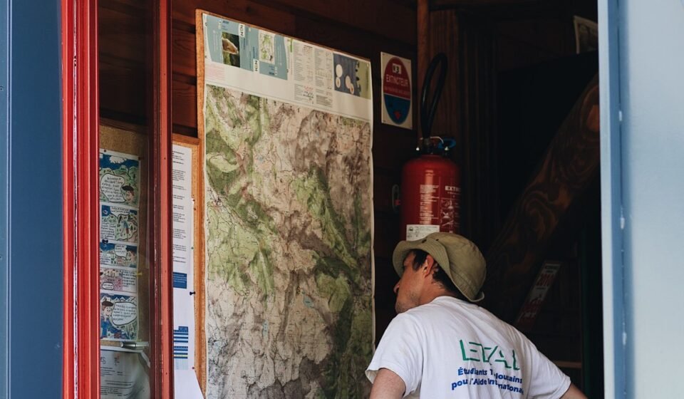 Tourism Itinerary vs. Travel Itinerary Sample: Which Format Do Tour Companies Actually Use (And How to Read Both)