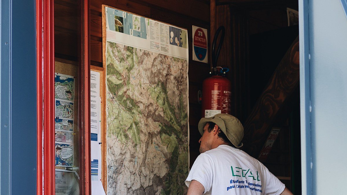 Tourism Itinerary vs. Travel Itinerary Sample: Which Format Do Tour Companies Actually Use (And How to Read Both)