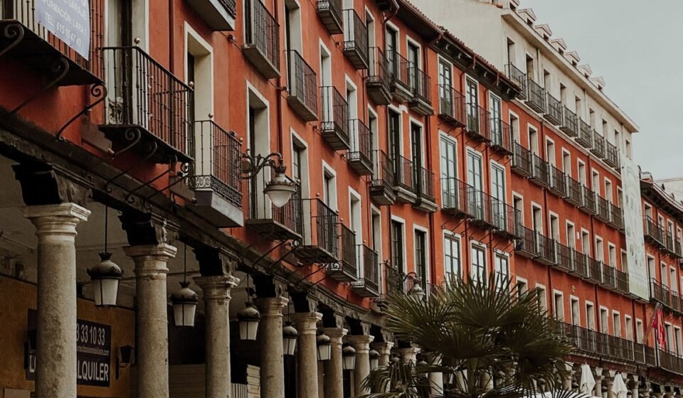7 Days in Spain: A First-Timer's Honest Itinerary for 2025 (Madrid, Seville, and the Andalusian Trade-Off)