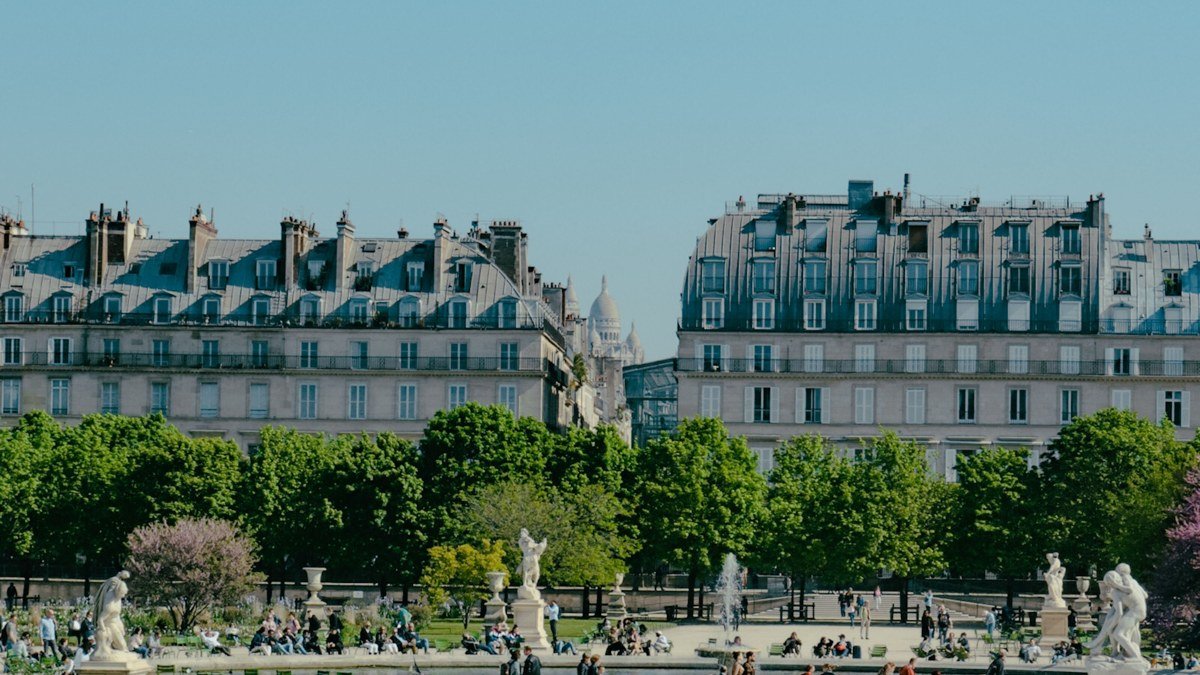 Paris in 3 Days: A Neighborhood-First Itinerary for People Who Hate Feeling Like a Tourist