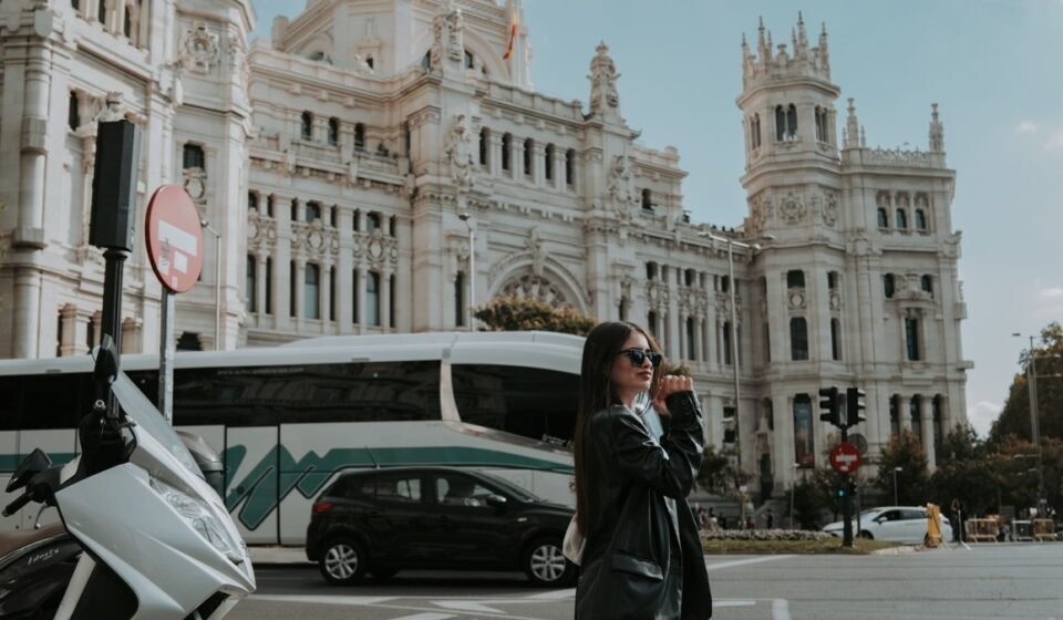 The Perfect 7-Day Spain Itinerary: Barcelona, Seville, Granada & the Hidden Villages First-Timers Always Miss (Day-by-Day Tourist Plan)