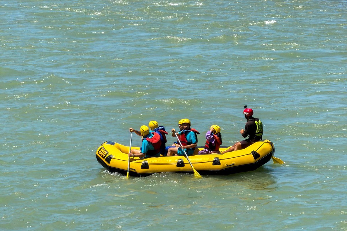 Kawarau River gorge rafting autumn colours Gibbston Valley New Zealand