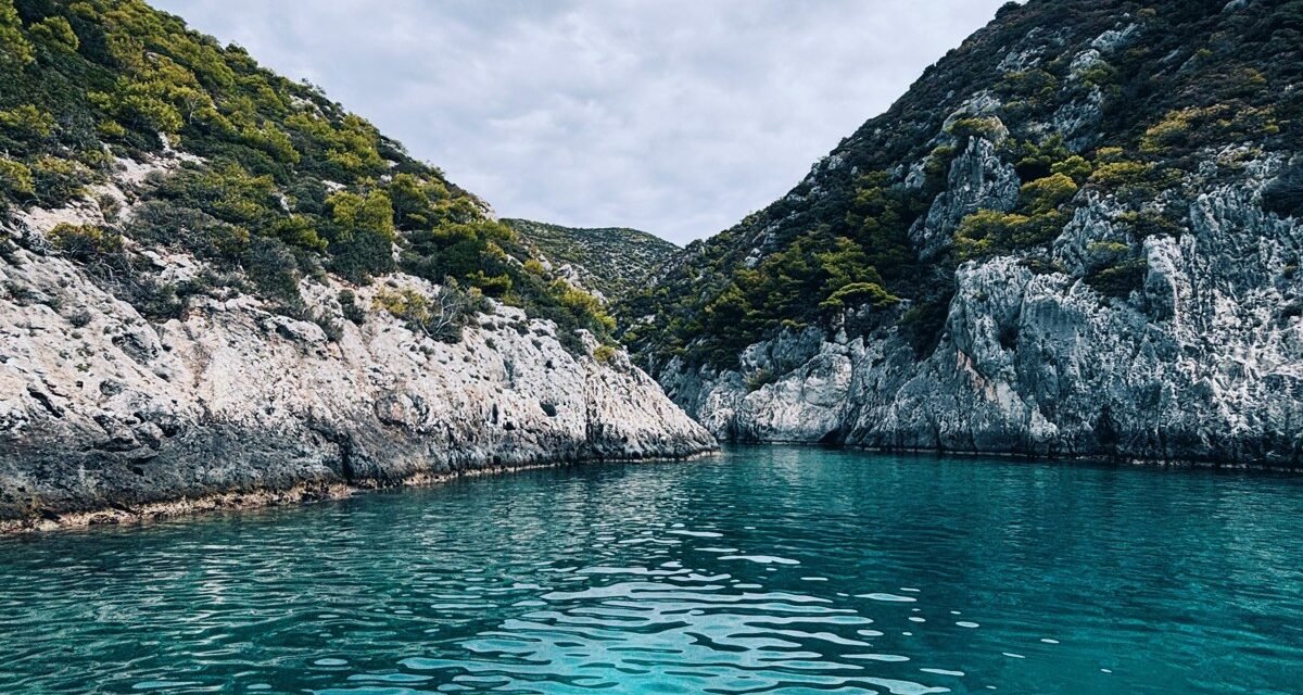 10 Hidden Greek Islands With a Mediterranean Aesthetic That First-Timers Almost Never Find