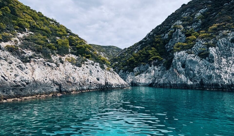 10 Hidden Greek Islands With a Mediterranean Aesthetic That First-Timers Almost Never Find 10 Hidden Greek Islands With a Mediterranean Aesthetic That First-Timers Almost Never Find