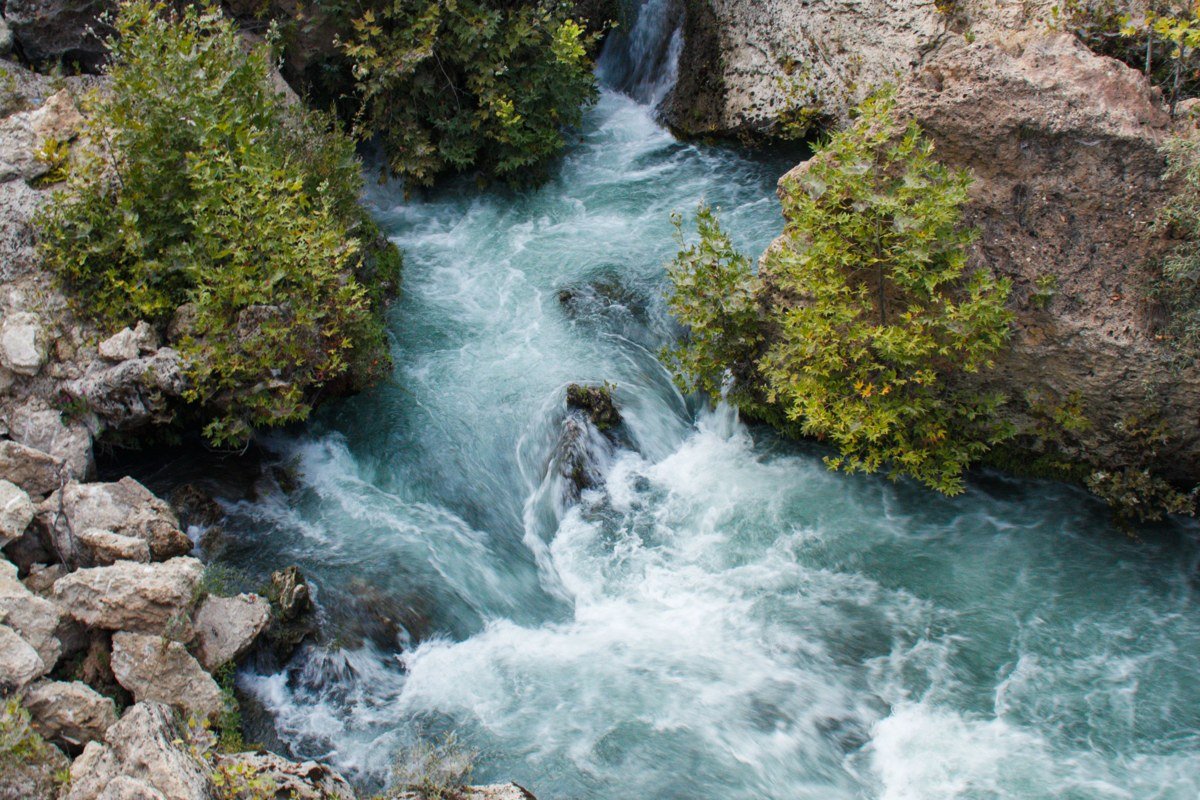 Rio Futaleufu Chile whitewater rafting brilliant blue rapids granite walls