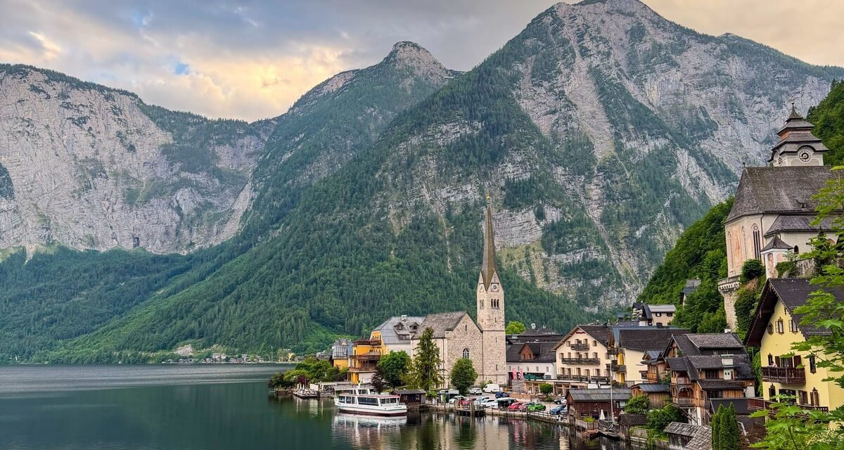 9 Best Lake Towns in the U.S. That Feel Like a Postcard Year-Round