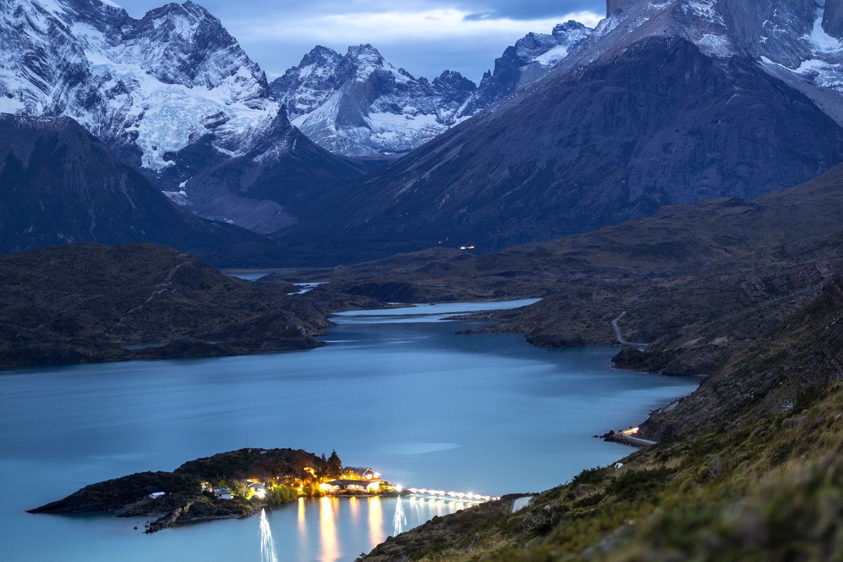 Torres del Paine Chile granite towers mirador lake reflection sunrise pink sky