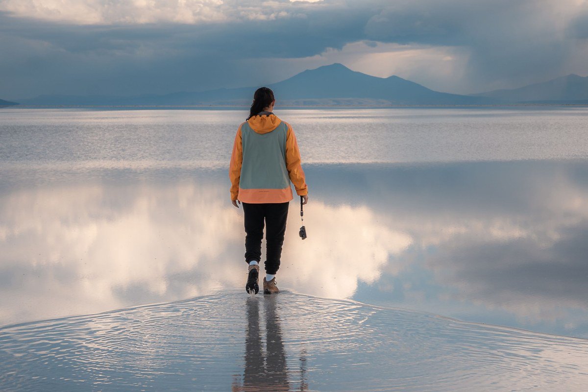 Salar de Tara Chile high altitude salt flat flamingos vicunas reflections blue sky