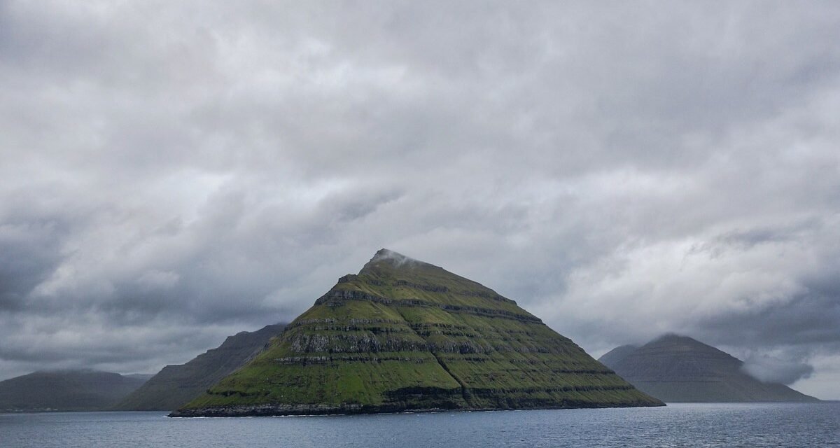 9 Ethereal Places in the Faroe Islands That Look Like a Dream You Can't Shake