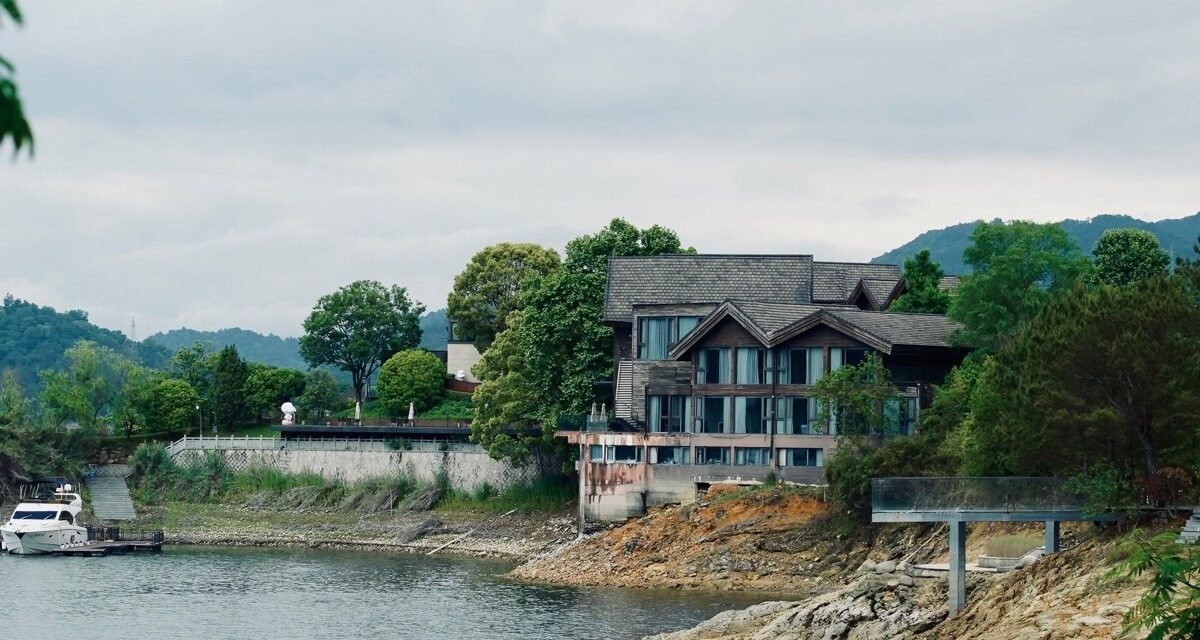 9 Lakehouse Towns in the Northeast That Are Worth Every Mile of the Drive