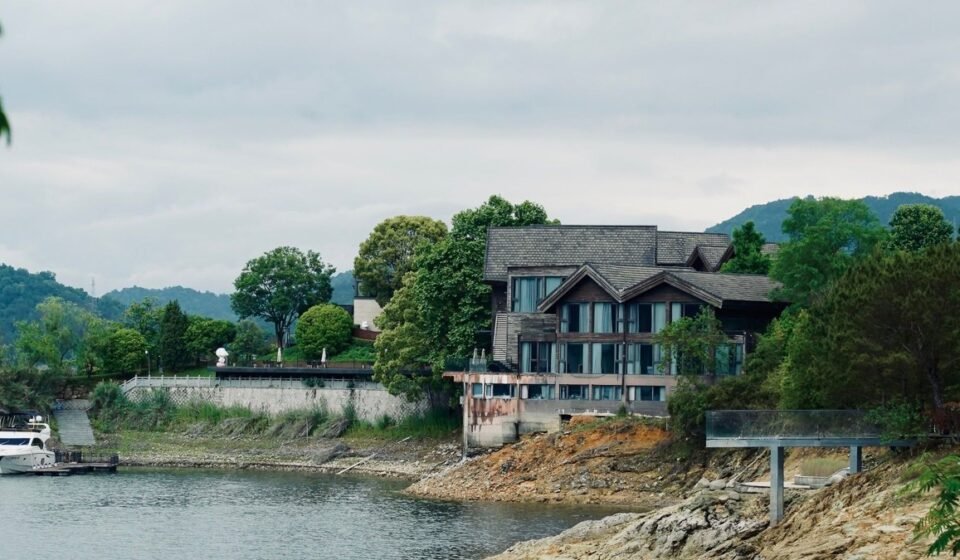 9 Lakehouse Towns in the Northeast That Are Worth Every Mile of the Drive