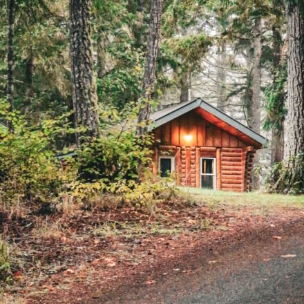 9 Smoky Mountain Cabins Where the Fireplace Actually Works in October