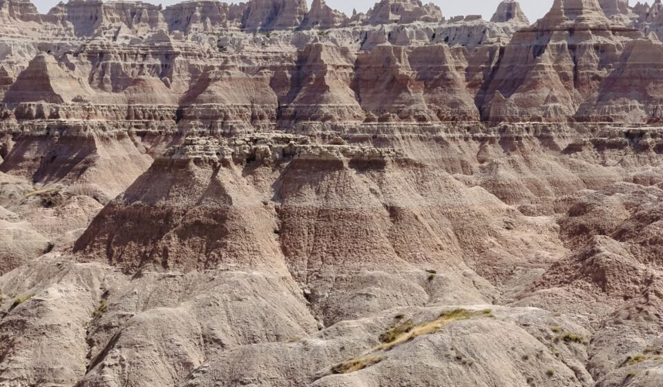 Badlands After Dark: 8 Overlooks Where the Stars Outshine the Rock Formations