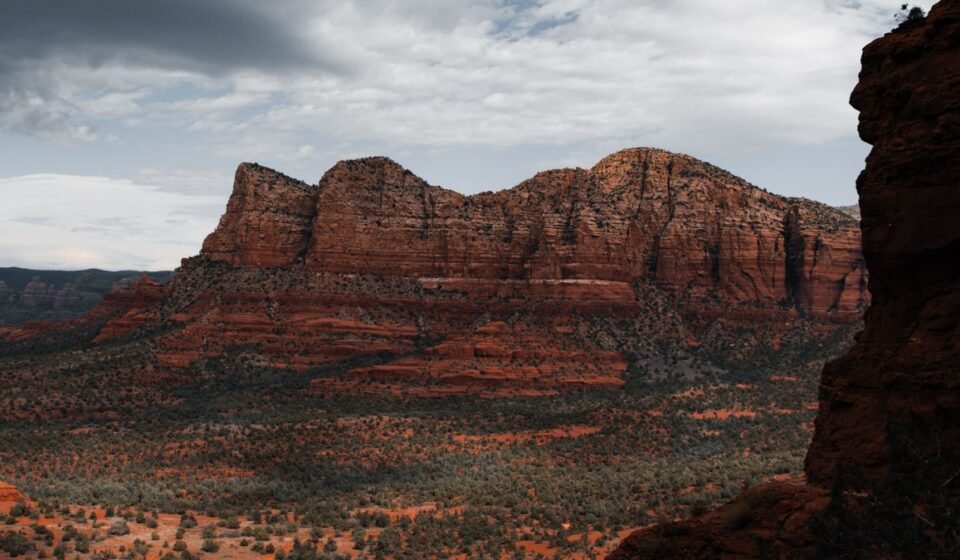 Sedona’s Red Rocks at Sunrise: 8 Overlooks Before the Jeep Tours Arrive Sedona's Red Rocks at Sunrise: 8 Overlooks Before the Jeep Tours Arrive
