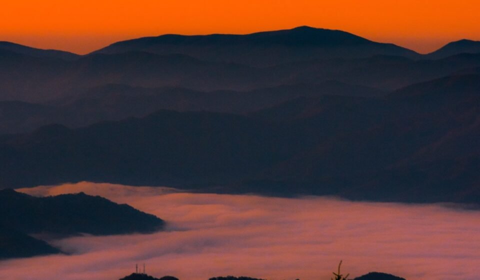 Smoky Mountains Sunrise Spots Where the Fog Never Burns Off Before 9 AM