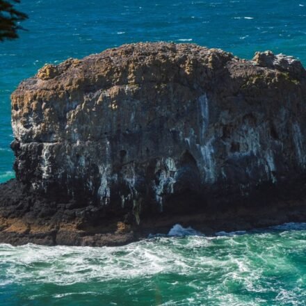 The Oregon Coast in Fog: 9 Towns Where the Sea Stacks Vanish and Reappear