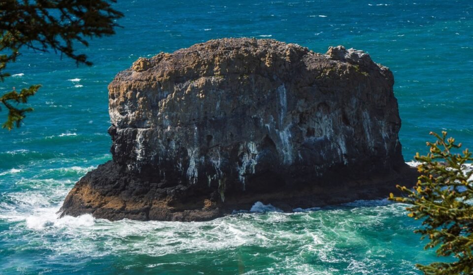 The Oregon Coast in Fog: 9 Towns Where the Sea Stacks Vanish and Reappear The Oregon Coast in Fog: 9 Towns Where the Sea Stacks Vanish and Reappear