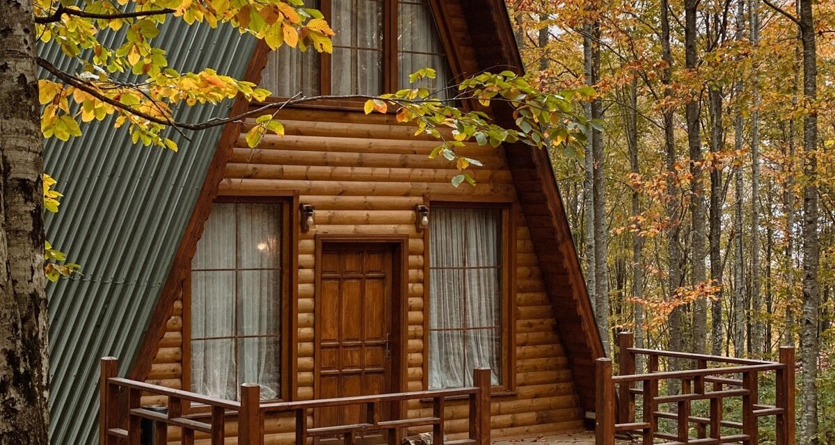 Vermont Lake Towns Ranked by Fall Foliage Timing, From Late September to Mid-October