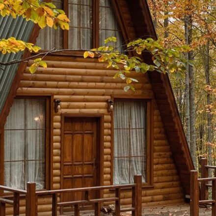 Vermont Lake Towns Ranked by Fall Foliage Timing, From Late September to Mid-October