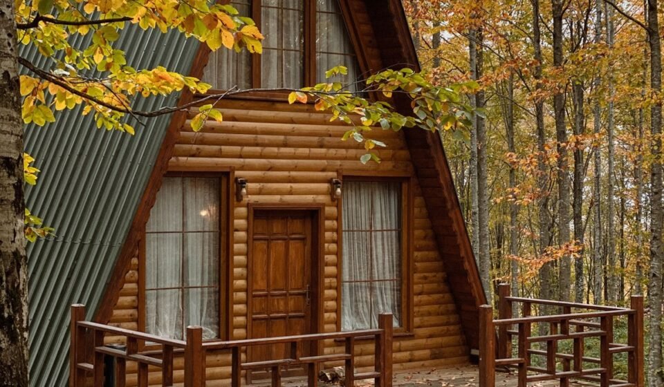 Vermont Lake Towns Ranked by Fall Foliage Timing, From Late September to Mid-October