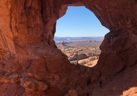 Arches Without the Parking Panic: 7 Ranked Stops and the One Strategy That Beats the Lots