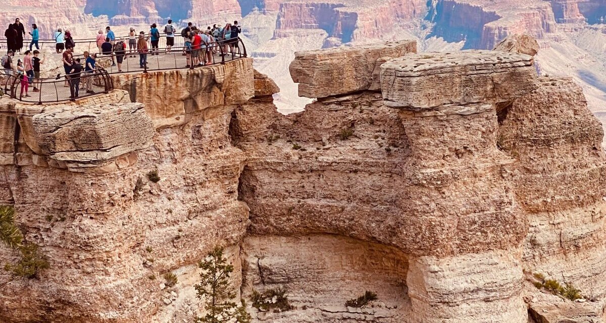 Badlands, South Dakota at First Light: 9 Overlooks Where the Fog Pools in the Canyons