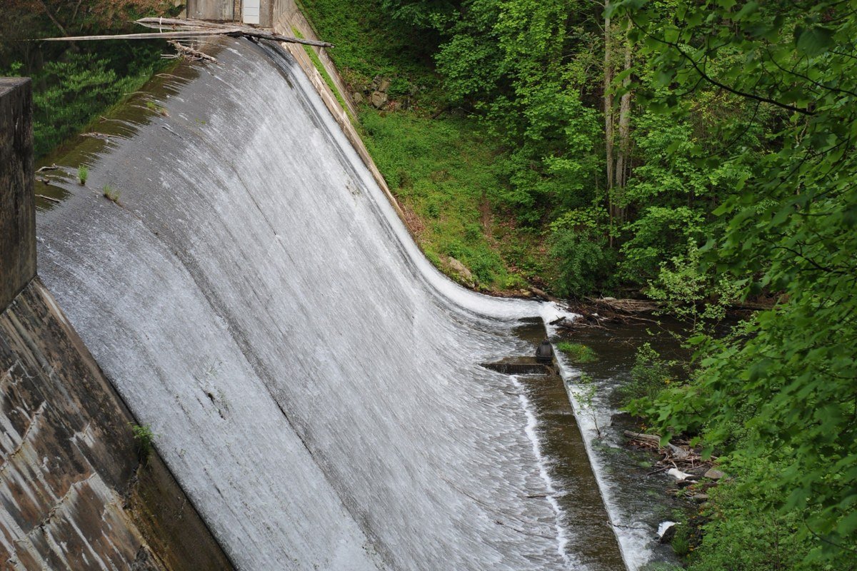 Summersville Dam West Virginia releasing water with spray visible from the overlook