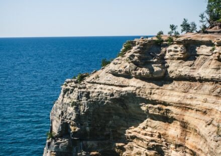 Why Mackinac Island Vanishes Into Fog Before the Ferries Start: 9 Upper Peninsula Mornings Worth the Early Wake-Up