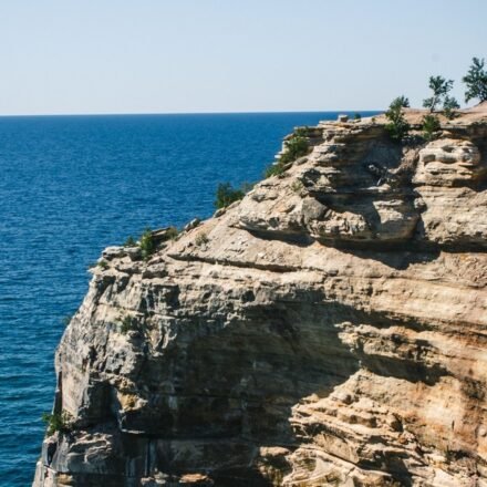 Why Mackinac Island Vanishes Into Fog Before the Ferries Start: 9 Upper Peninsula Mornings Worth the Early Wake-Up