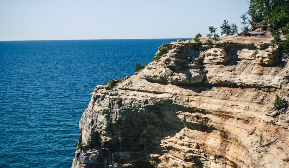 Why Mackinac Island Vanishes Into Fog Before the Ferries Start: 9 Upper Peninsula Mornings Worth the Early Wake-Up